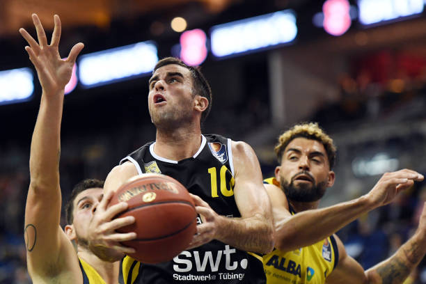 更是一场 更是一场